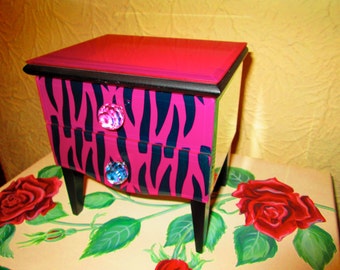 pink and zebra dresser Hot pink and zebra dresser. So gotta do this for the girls room!