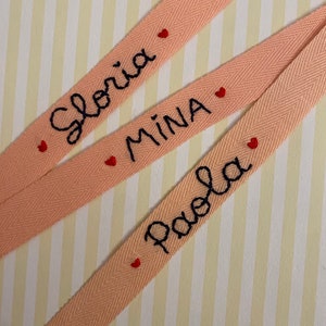 Bracciale in cotone ricamato a mano da personalizzare con il tuo nome nastro cipria