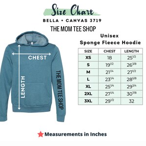 Peut inclure: Tableau des tailles pour un sweat &agrave; capuche en polaire &eacute;ponge unisexe. Le tableau indique les tailles XS &agrave; 3XL avec les mesures de poitrine et de longueur correspondantes en pouces.