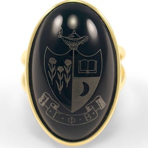 Gamma Phi Beta Duchess Ring / 14k Gold Plated Brass / Polished Black Onyx with Laser inscribed Sorority Crest / ΓΦΒ Sorority Ring