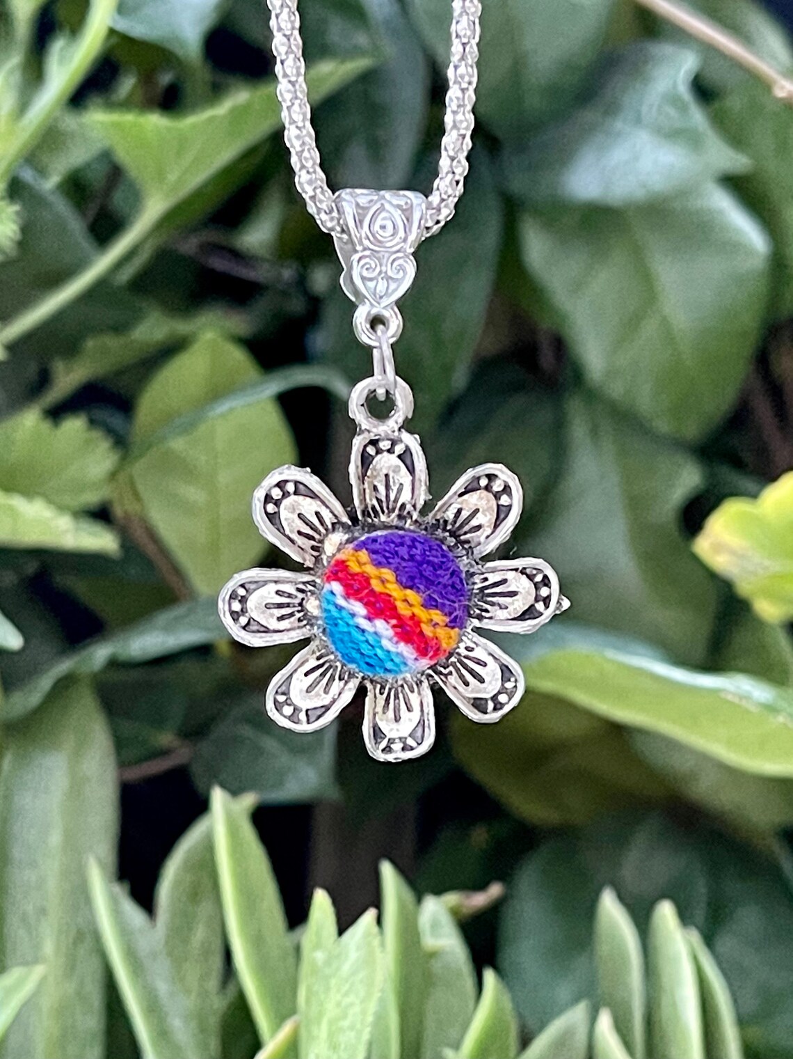 Colgante textil tejido multicolor de pequeña flor | Etsy