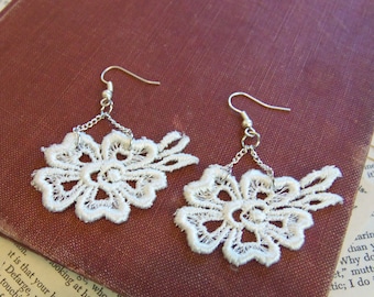 Elegant lace flower earrings