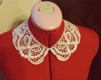 Lace Peter Pan Collar Bow Necklace