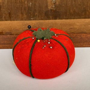Vintage Tomato Classic Red Green Pin Cushion Sewing Friend