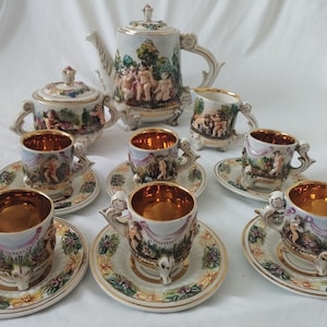 R.CAPODIMONTE　イタリア製 多色陶器の女性像浮彫り花瓶 R.CAPODIMONTE イタリア製 多色陶器の女性像浮彫り花瓶 - メルカリ
