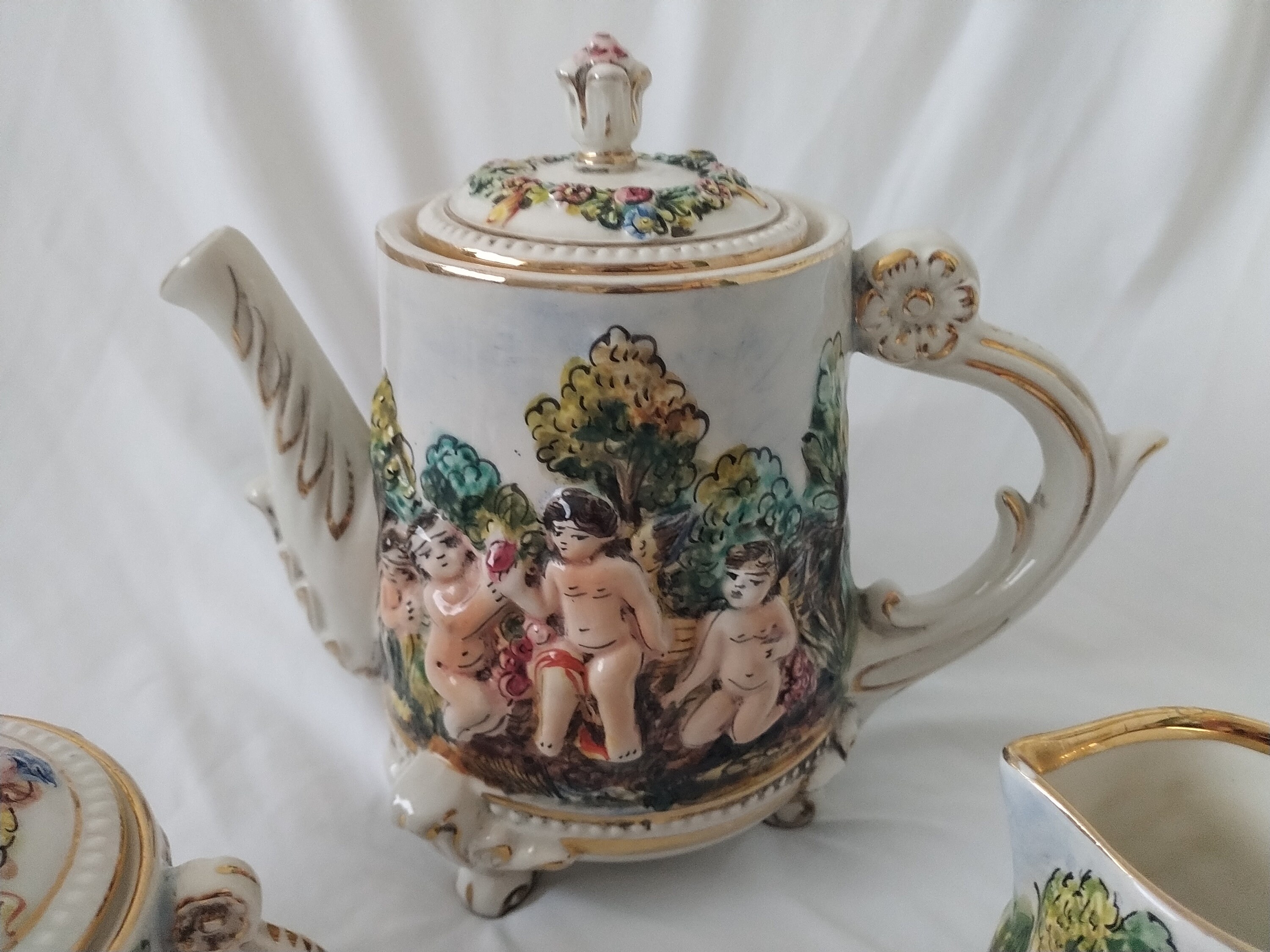 R，CAPODIMONTE  ITALY ポット 1950s R. Capodimonte Large Italian Vase With Putti or Cherub
