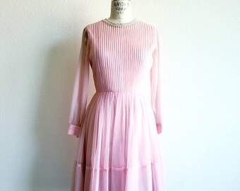 Vintage 50s/60s Pink Vestido de gasa plisada