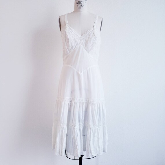 Vintage 40s/50s White Eyelet Slip