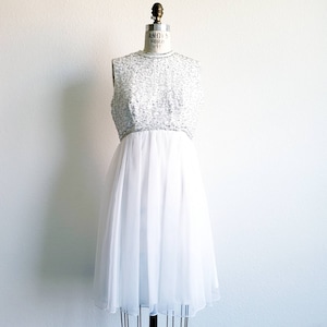 Vintage 60er Perlen weißes Chiffon Mod Kleid