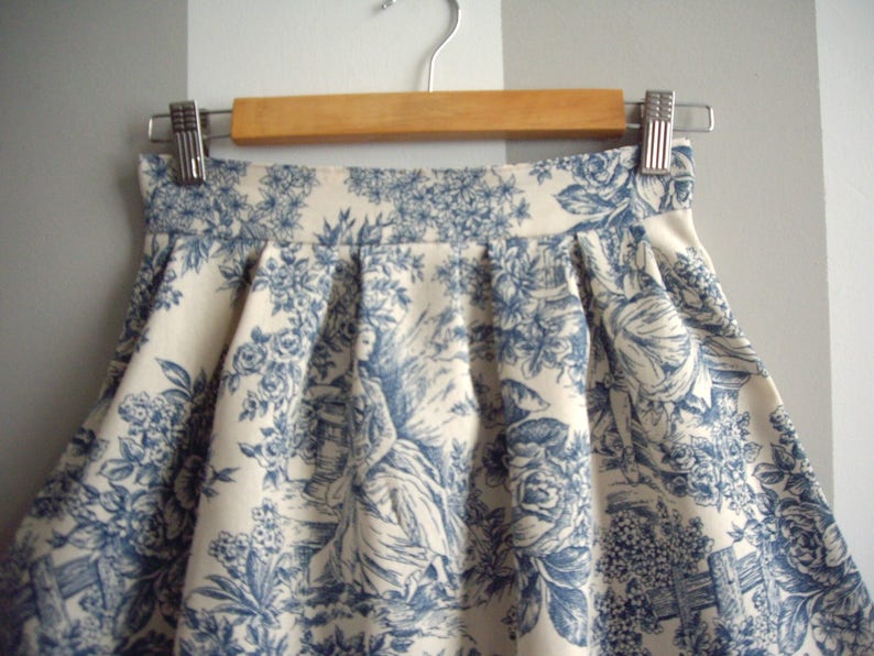 Toile de Jouy Skirt in Blue, Cotton Pleated Skirt With Pockets, Bridesmaids and Wedding, Lolita Skirt, Plus Sizes Available, Made to Order image 2