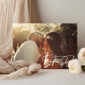 Cartão postal personalizado com foto para salvar a data, anúncio de casamento com foto à prova d'água, cartão de noivado com foto, minimalista moderno, fonte de caligrafia