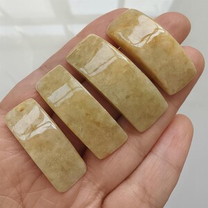 2 st naturlig typ A obehandlad isig vaxartad gul burmesisk jadeit rektangulär hänge, burma jadeit lös hänge, amulettpärlor, gör-det-själv-tillbehör