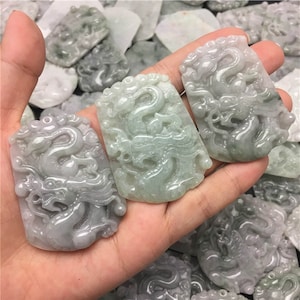 Natürlicher Typ A Burma Jadeit Hand gebogener chinesischer Drachen Anhänger, grüner Jade Anhänger, loser Anhänger, echte Jade, DIY Schmuckzubehör