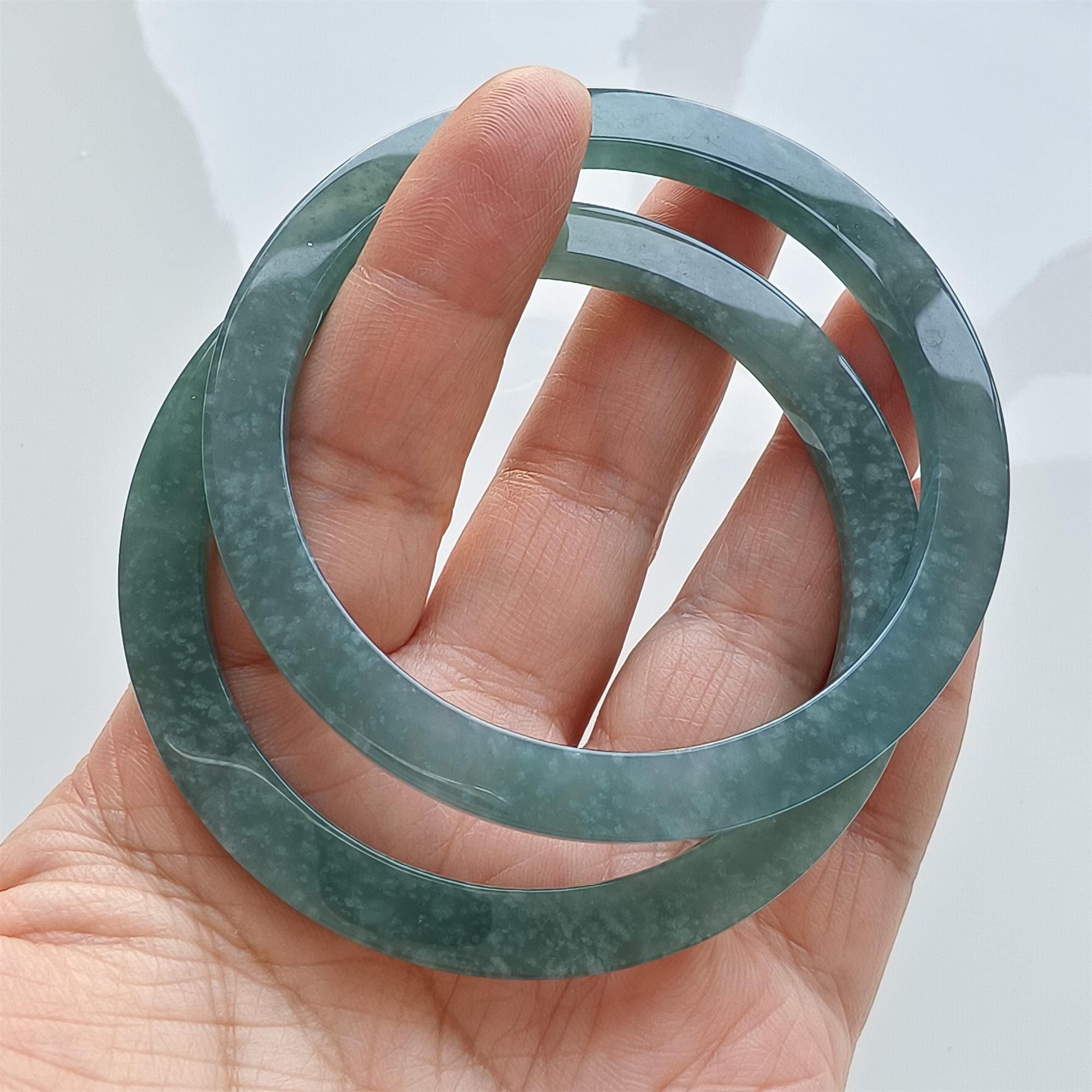 そのままの石、 そのままのかたち。 石や水晶、いろんな線の形のリング 