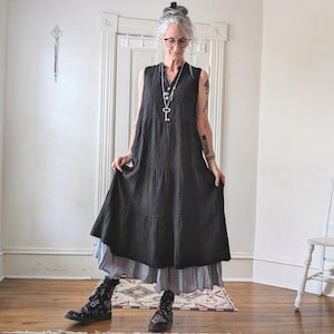 Ärmelloses ""Vivaldi"" -Kleid / langes Stufenkleid / von Breathe Clothing"