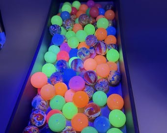 Lot of 100  Super Balls Bouncy Balls Rubber Swirl Glow In The Dark Bouncy Balls