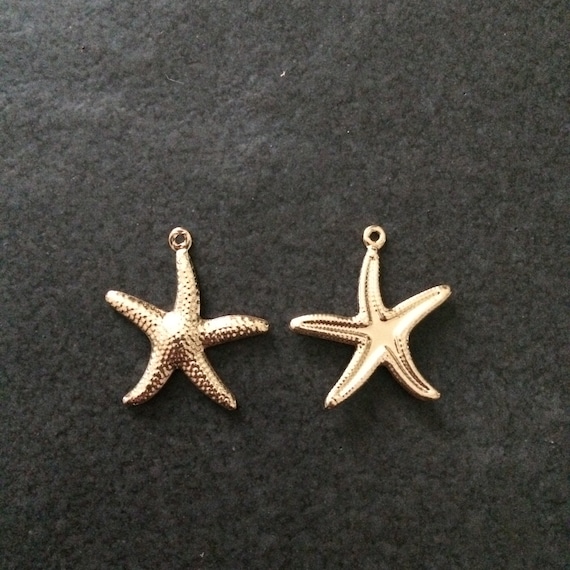 10 Metal Starfish Charms Dark Antique Bronze Colour 22mm
