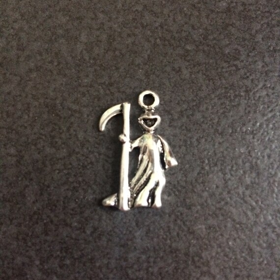 5 x Antique Silver Grimm Reaper Charms 23mm x 14mm