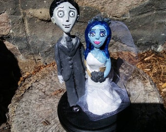 beetlejuice and lydia hand