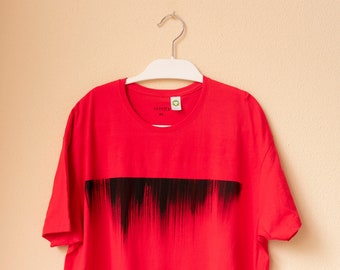 Camiseta roja de algodón orgánico pintada a mano Única en su tipo