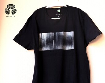 Camiseta negra de algodón orgánico pintada a mano Única en su tipo