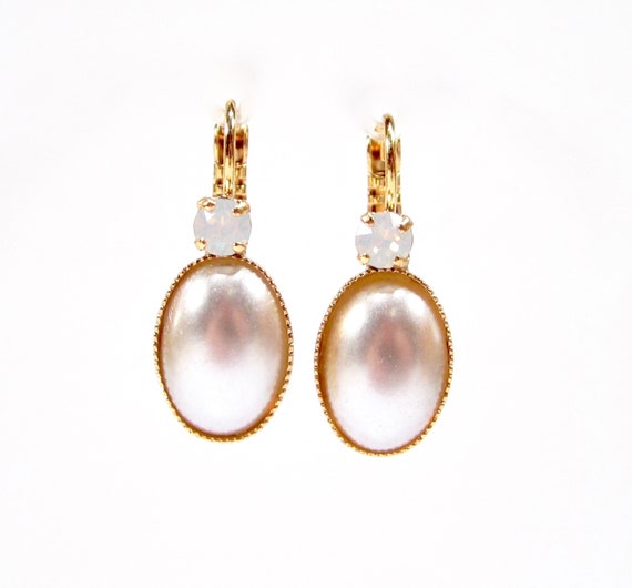 Boucles D'oreilles En Perles De Verre Blanc Nacré Et Jade - Fermoir Plaqué Or - Neuf Sans Emballage - Fabrication Artisanale