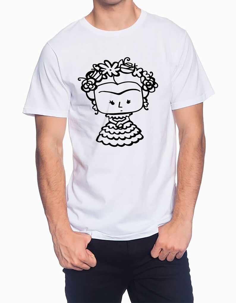 K&ouml;nnte beinhalten: Wei&szlig;es T-Shirt mit einer schwarz-wei&szlig;en Cartoon-Illustration von Frida Kahlo, die eine Blumenkrone tr&auml;gt.