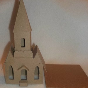 Iglesia estilo Putz vintage con campanario - Casa ensamblada lista para pintar y decorar