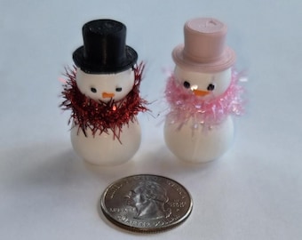 Mini muñeco de nieve - Bufanda rosa o roja