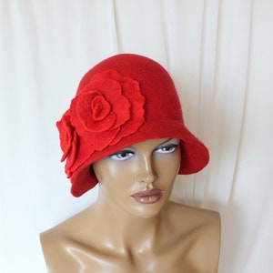 Red hat.  Felted hat. Red felt hat. Red hat with red flowers. Red cloche with flowers. Red gift for her. red hat with brim. Elegant hat.