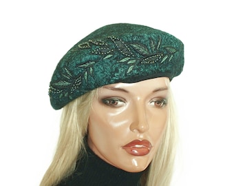 Boina verde oscuro. Boina color verde pino. Boina verde y negra. Boina de lana y viscosa. Boina francesa. Boina estilo parisino. Tocado verde.
