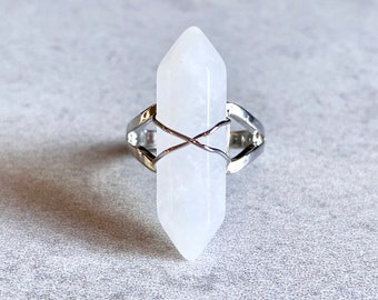 Anneau de cristal enveloppé de fil de quartz clair - Cristaux de guérison à point fini, pierres de chakra, Boho Chic, Hippie, Reiki, Bijoux de méditation