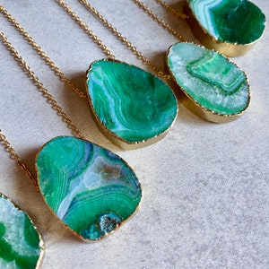 Green Agate Slice Necklace - Gold-Dipped Geode, Gold Link Chain, Healing Stones, Meditation Crystals, Chakra Jewelry, Natural Gemstones