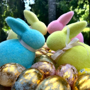 Coniglietto pasquale primaverile in polistirolo floccato con nastro da 6,25&quot;