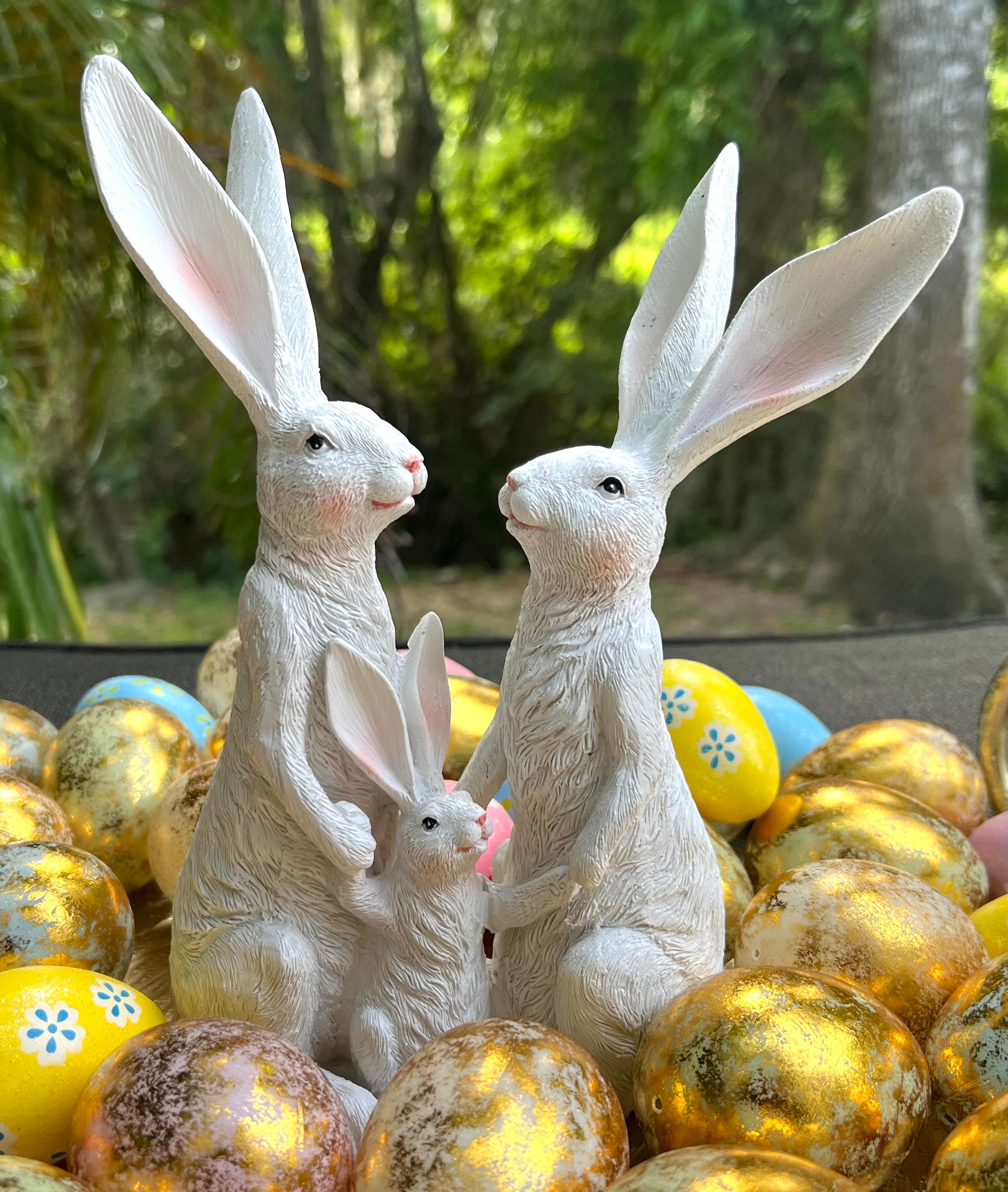 2 Statuette Coniglietto Pasquale In Resina – Famiglia Di Conigli Per Decorazione Tavolo Primaverile