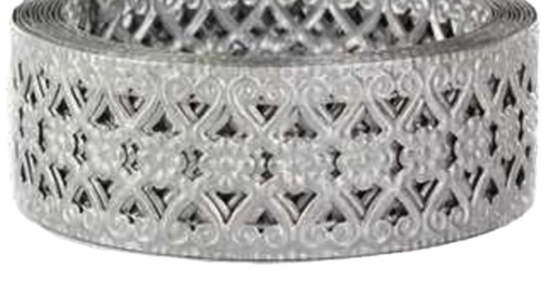 9 Feet Zinc Plated Metal Ribbon With Flower Scroll Picture Frames