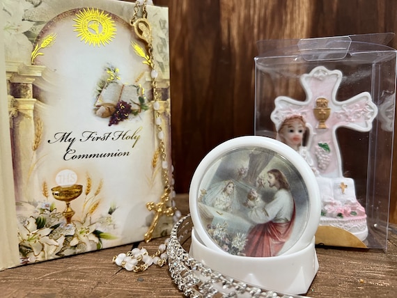 Set da 5 pezzi per la mia prima comunione, set regalo per bambina: rosario, libro di preghiere, scatola per rosario, tiara con strass. - Italia