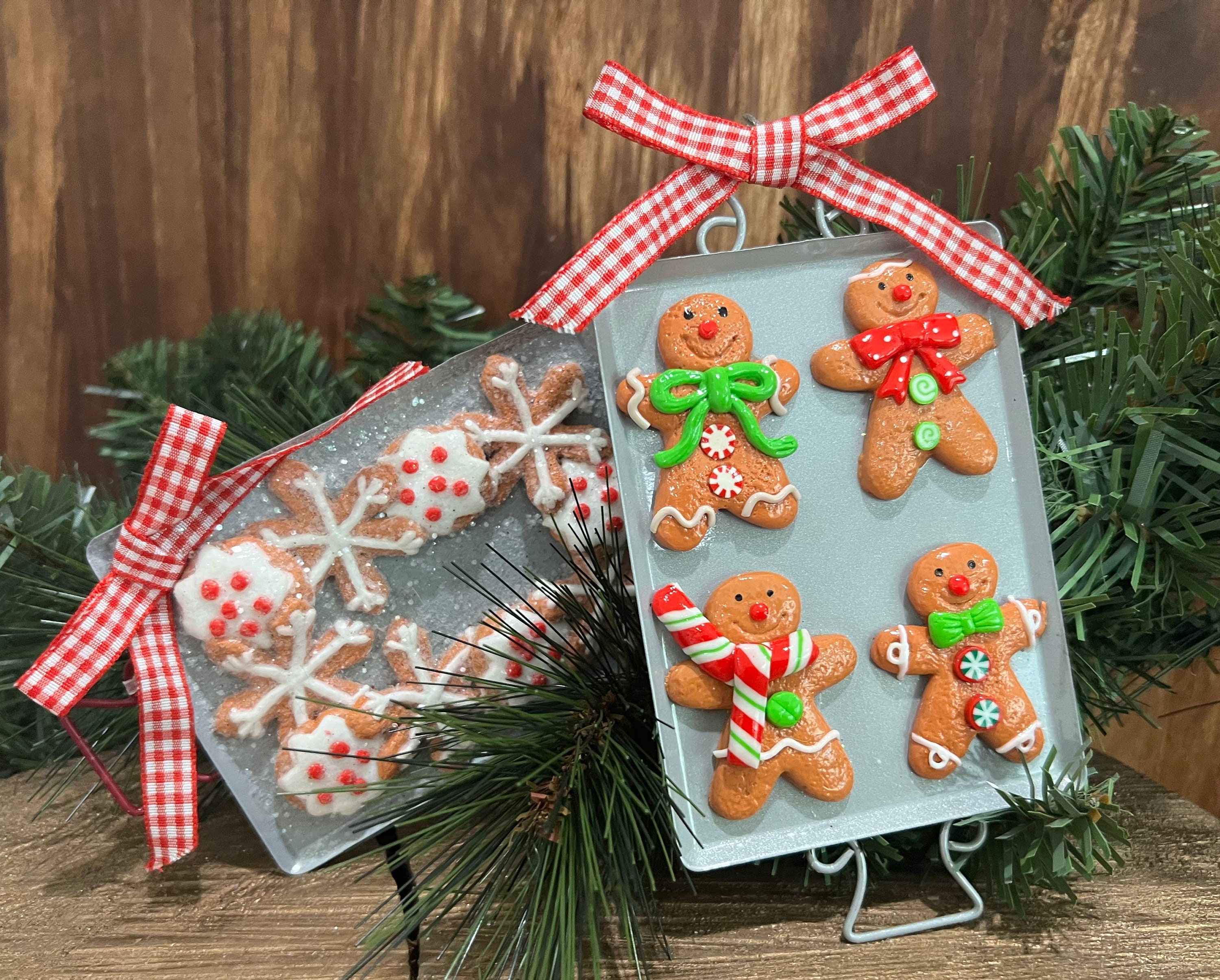 BALONAR 10Inch Large Size Christmas Plush Gingerbread Man Boy Girl Figures With Chef Hat Bowknot Christmas Ornament Hom Decorations Doll