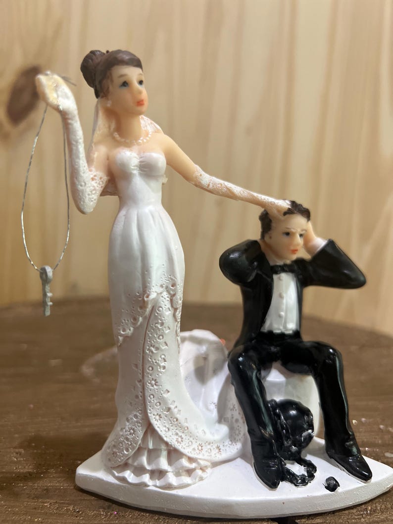 Funny Wedding Cake Topper - 5" Poly Resin - Playful Couple Figurine - Etsy