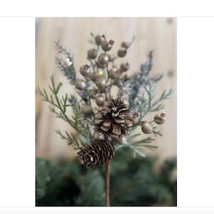 14&quot; Gliter Ceder/Berry/Pine Pick Christmas Decoration Wreath Accent Tree Trimming Decoration
