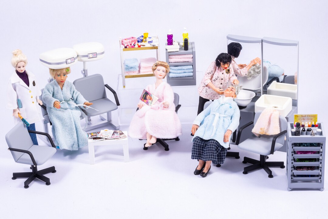Dollhouse Miniature Terrific Hair Salon With Hand Sculpted Dolls