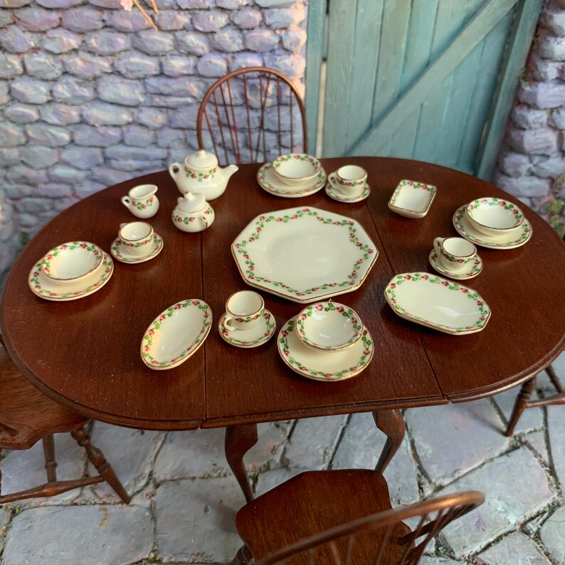 Miniature White Porcelain Serving Pieces Set w//Gold Trim DOLLHOUSE 1:12