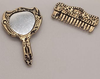 Set di 2 pezzi: specchio e pettine in metallo per casa delle bambole in miniatura, scala 1:12.
