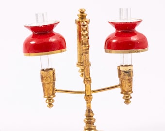 Puppenhaus Miniatur ~ Vintage Messing Studentenlampe mit Doppelschirm in Rot