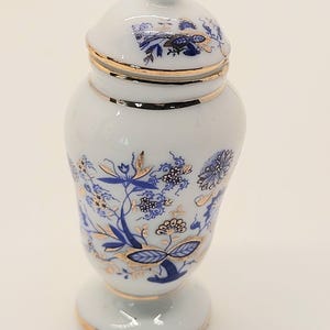 Dollhouse Miniature ~ Large Floral Urn by Reutter Porcelain