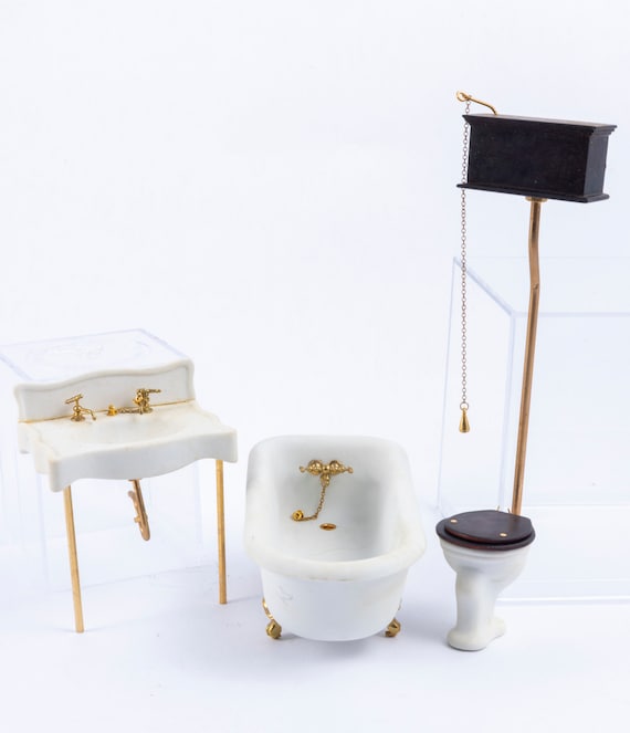 Puppenhaus-Toilette Aus Porzellan – Weiß, Mit Holzsitz, Maßstab 1:12, Ca. 180 Mm Hoch