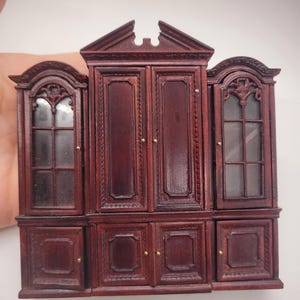 Dollhouse Miniature ~ 1:24 Half Scale, Wooden Mahogany Cabinet by Bespaq