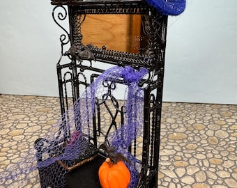 ドールハウス用ミニチュア ～ 職人手作りのハロウィン装飾付き玄関