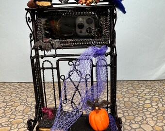 ドールハウス用ミニチュア ～ 職人手作りのハロウィン装飾付き玄関