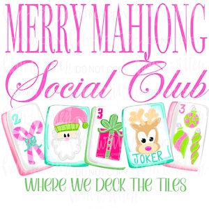 K&ouml;nnte beinhalten: Ein festliches Design mit dem Text "MERRY MAHJONG Social Club" in Pink. Darunter zeigen f&uuml;nf Mahjong-Steine Illustrationen mit Urlaubs-Themen wie Santa, ein Geschenk und ein Rentier. Der Satz "WHERE WE DECK THE TILES" steht unten.
